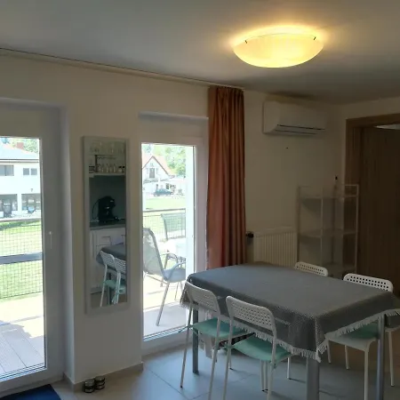 Siraly Apartment *