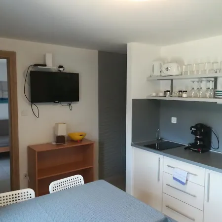 Siraly Apartment *