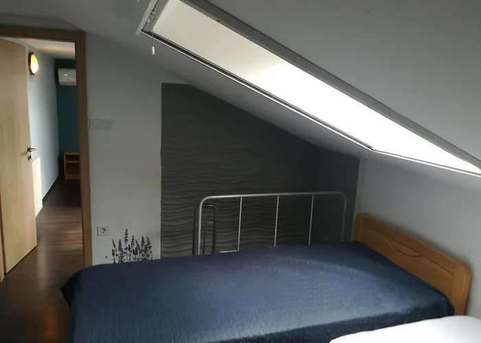 Siraly Apartment *